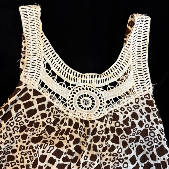 Charlotte Russe Cream Sleeveless Graphic Tank Top - Picture 2 of 6